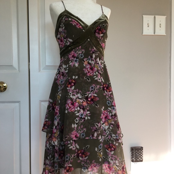 White House Black Market Dresses & Skirts - White house black market dress
